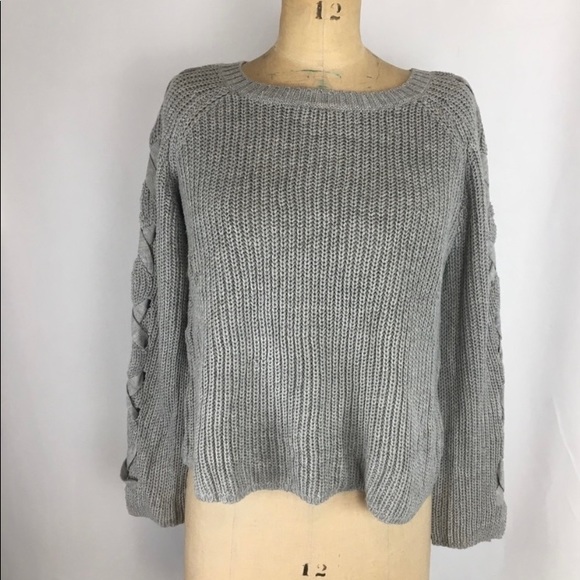 Lace up sleeve sweater - Picture 3 of 4